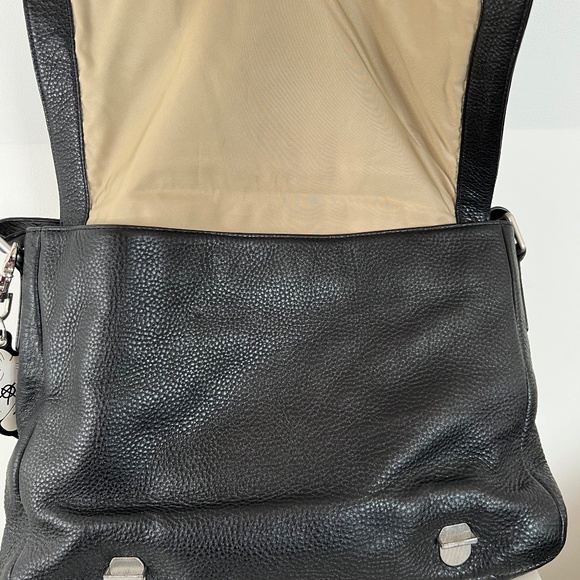 Marc by Marc Jacobs - Men's Briefcase in Grained/Pebbled Italian Leather + Charm - Picture 8 of 16